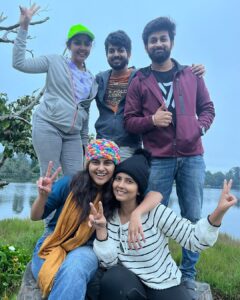 sathya sai krishnan Instagram - kodai memories with them☃️ #pandianstores #ps2 #vijaytelevision #vijaytv #serial #shooting #likes #reels #viral #trend #insta #kodai #instalike #instadaily #instafashion #instamood #friends #jolly #trip #shoot #friendship Kodaikkanal