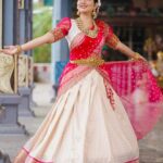 sathya sai krishnan Instagram - Makeup @radha_makeup_artist dress & jewellery @sri_embroideries photography @arunsam.photography #makeup #traditional #celebrity #transformation #bride #cute #réel #reelitfeelit #insta #instadaily #instalike #trendingreels #viralreels #vijaytelevisionserials #pandianstores #arasi Chennai, India