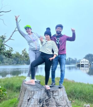 sathya sai krishnan Instagram - ❤️v3🍃🛤️ kodai kondattam🙌🏻

#pandianstores #ps2 #vijaytelevision #kodaikanal #kodaidiaries #kodaikanal😍 #jolly #happy #enjoy