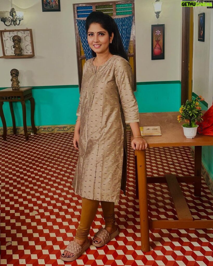 sathya sai krishnan Instagram - Arasi👸 costume @yazhini.boutique #pandianstores #arasi👸 #vijaytelevision #shootfun #shootpic #pic #photooftheday Chennai, India