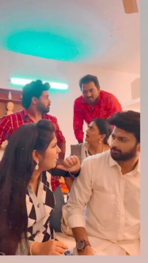 sathya sai krishnan Instagram - Pandian kudumbathar fun🤣😂🤣

#pandianstores #vijaytelevision #senthil #arasi👸 #reelitfeelit #reelsinstagram #viral #trending #fun #likes #insta #post #reelsfamily #enjoy #behindthescenes #happy #jolly #comedy #varuthapadathavalibarsangam #annanthangachi #anna #thangachi