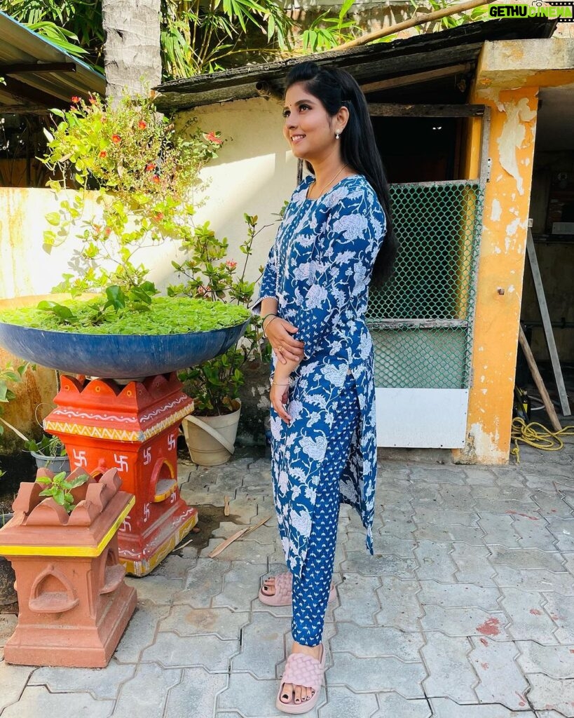 sathya sai krishnan Instagram - Happy morning❤ From Arasi👸 @aiza_apparel 👗 #Arasi #pandianstores #pandianstoresserial #ps2 #vijaytelevision #vijaytv #hotstar #tend #like #viral #lovequotes #dress #fashion #blue #salwar #kurti Chennai, India
