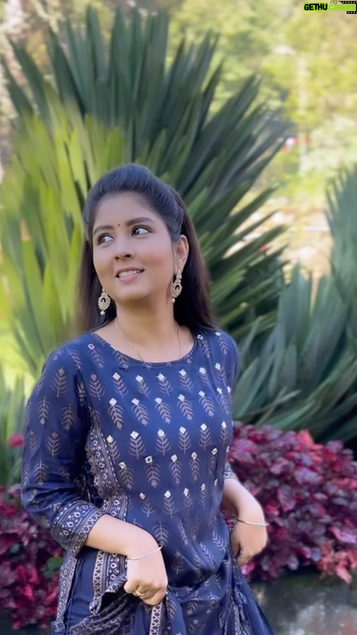 sathya sai krishnan Instagram - Arasiyeee👑 adimayeee😬 Most requested one❤️ #arasiye #pandianstores #vijaytelevision #hotstar #kodai #reels #kodiakanal #reels #insta #instagood #instadaily #likes #viral #reelitfeelit #happy #solo #suryasamantha #24 #surya #samantha Kodaikkanal