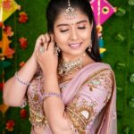sathya sai krishnan Instagram - Makeup & Hair @artistry_by_lakshmipriya Shot by @lookandluxe Jewellery @jewellerypatches #photoshoot #makeuplook #traditional #simplemakeup #insta #instadaily #instalike Chennai, India
