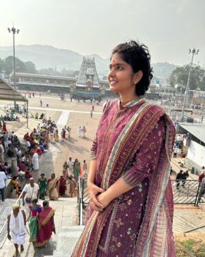 sathya sai krishnan Instagram - நீ இல்லாமல் நான் இல்லை❤️

🌼Govindha Govindhaaa🙏

➖➖➖👁️‍🗨️

#thirupathi #thirumala #thirumalathirupathidevasthanam #temple #hills #pray #devotional #templetime #god #godfirst #newyear #newyearblessings #newyear2024 #insta #instagood #instadaily #instalike #instamood