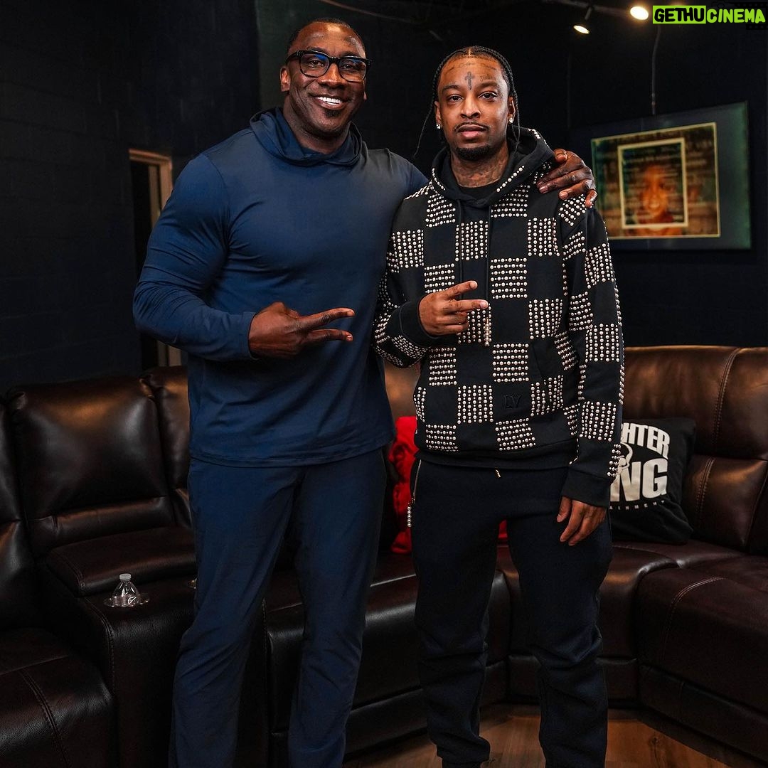 21 Savage Instagram - 💪🏿 x 🗡️ 21 Savage pulled up to the club after dropping the No. 1 album! He talks about his American Dream and making it to the top. @21savage also shares never-before-heard stories. Full episode will be available Wednesday wherever you get your podcasts and on YouTube at 12:00pm EST.
