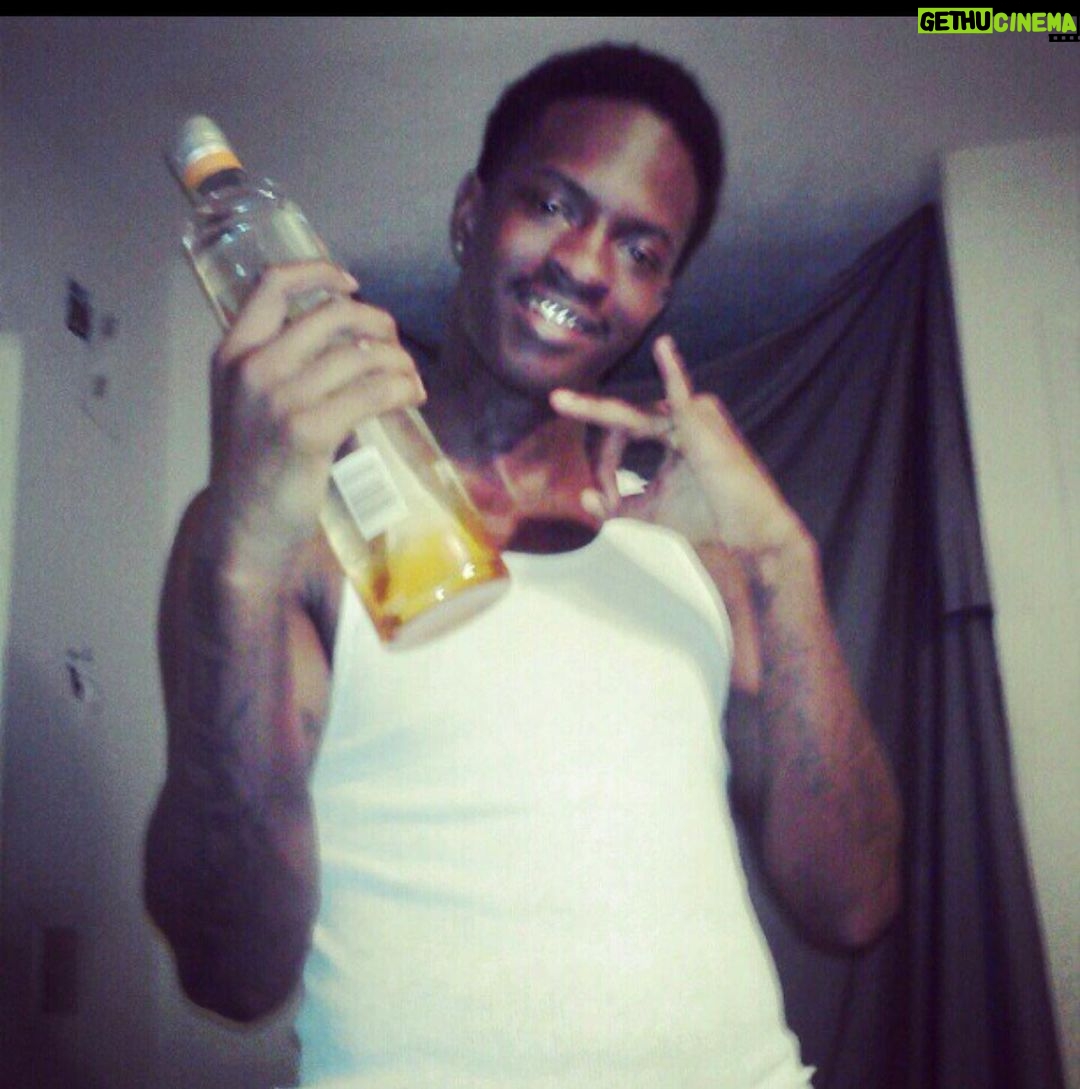 21 Savage Instagram - Happy Bday To My Right Hand Man I Miss You Like Mf You Know I’m Hold It Down Till I Leave This Mf Tho !💔I’m finna hit dirty 30 for you my brudda I did it Glenwood Rd