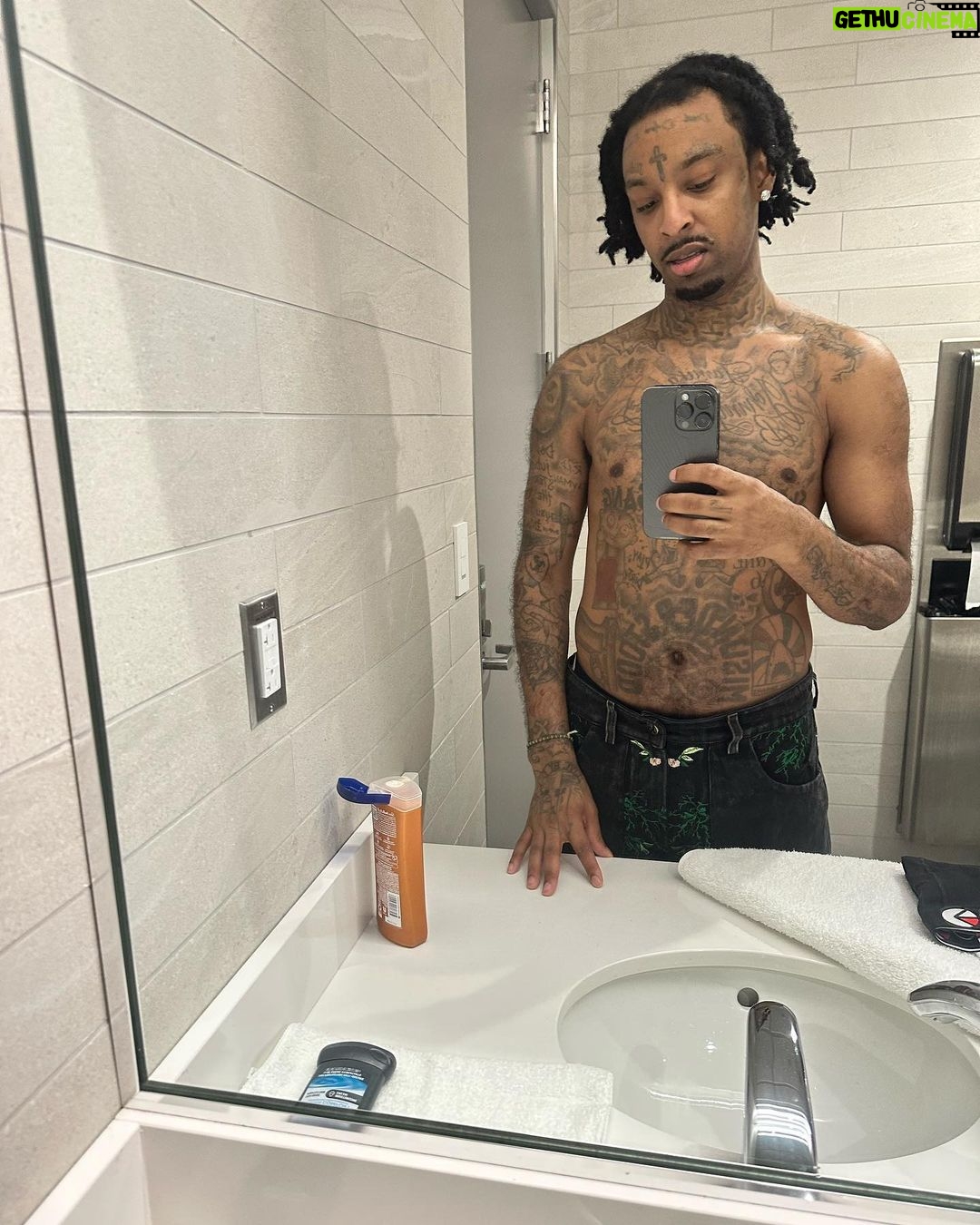 21 Savage - 1.6 Million Likes -