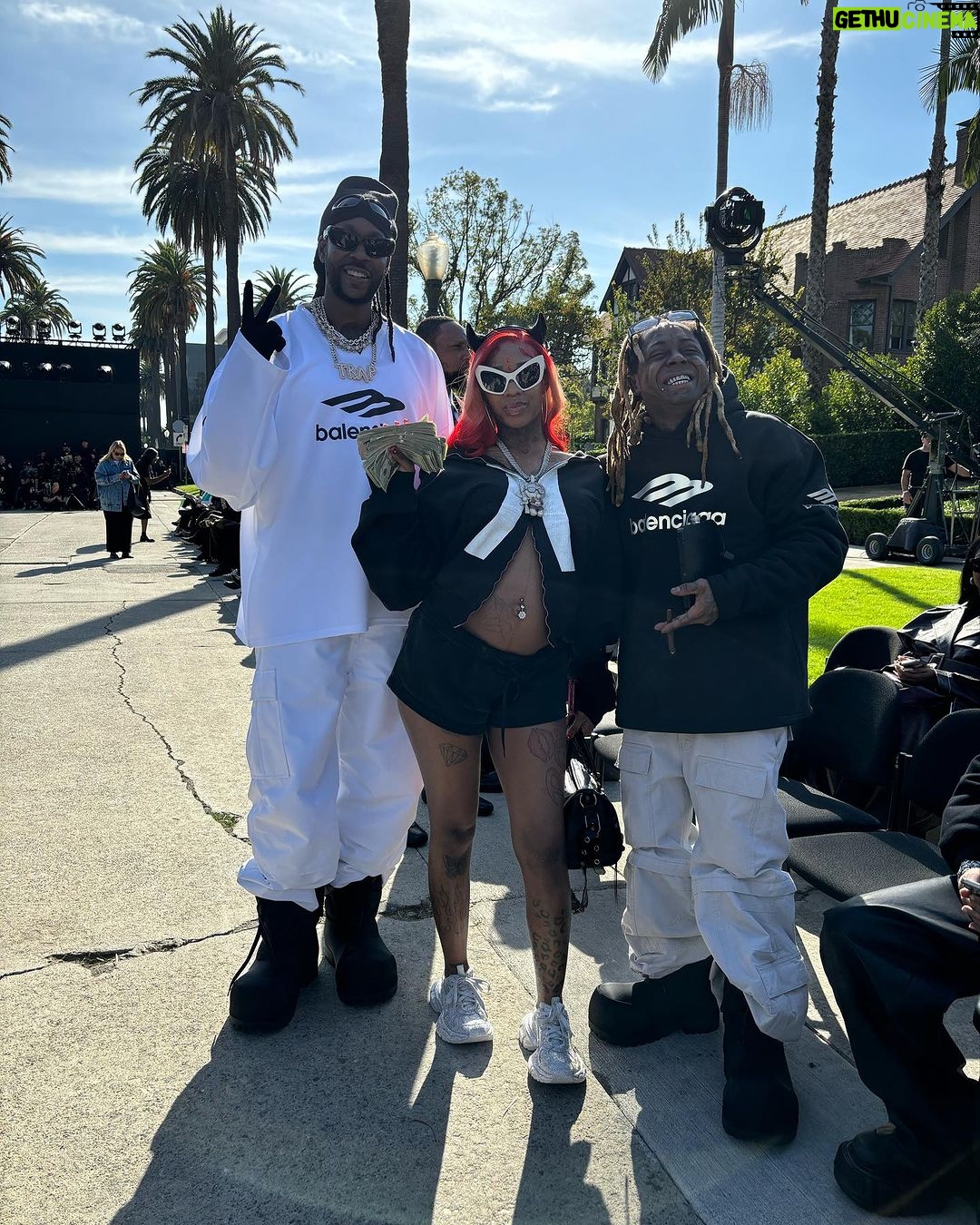2 Chainz - 76.6K Likes - I can’t complain ,God will get mad at me