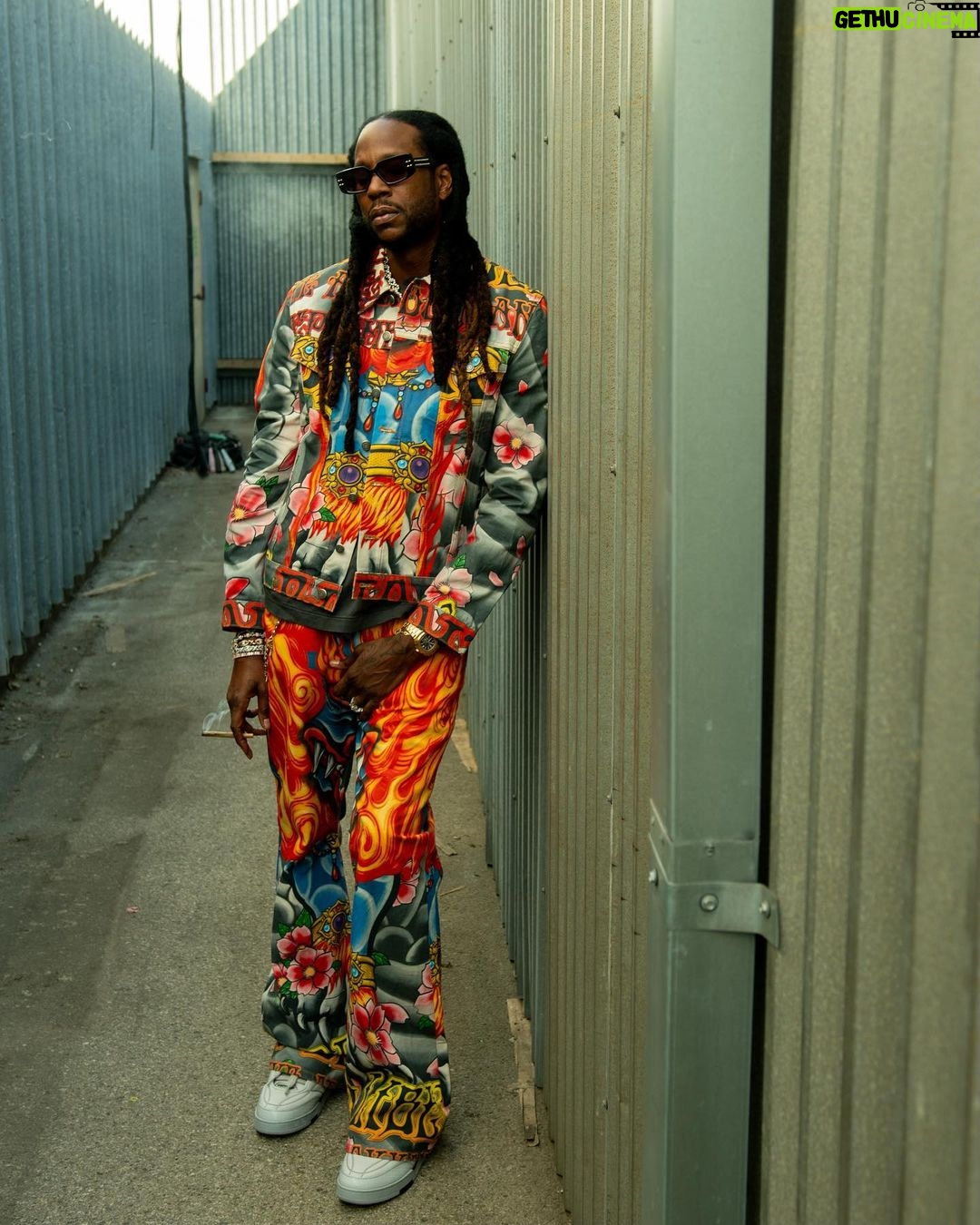 2 Chainz - 38.2K Likes - Standing on binness #welcome2collegrove