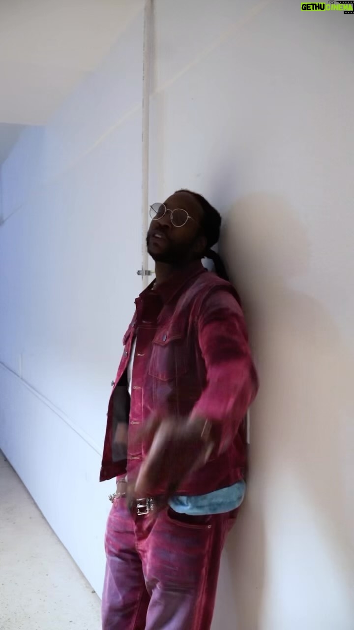 2 Chainz Instagram - Hey guys @atlcandyland grand opening is TUESDAY , Oct 3. โผ๏ธ I promise you we got them โones ๐คฉโ in there ,not just the money either.. TAGGED A FEW ON MY FOLKS , but everyone is invited ๐๐ค๐ฟ๐ฏ