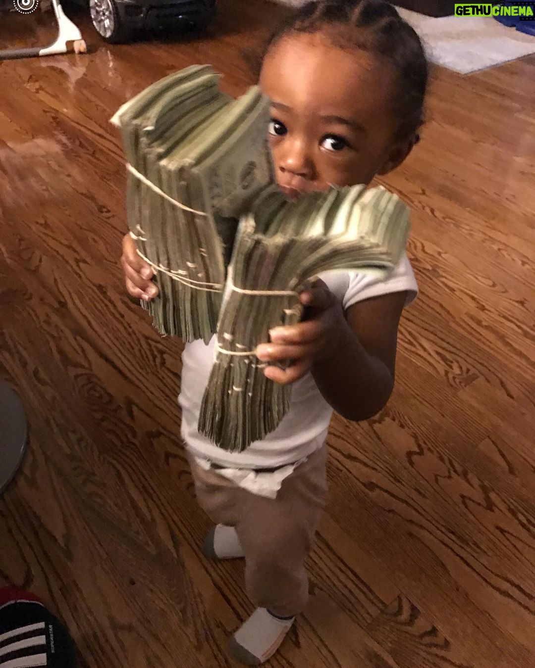 2 Chainz - 64.5K Likes - Everyone stop what ya doing and take a minute to wish @kinghalo a huge HAPPY BIRTHDAY my boy turns 8 today , man does time fly , such a blessing to be your dad 💙