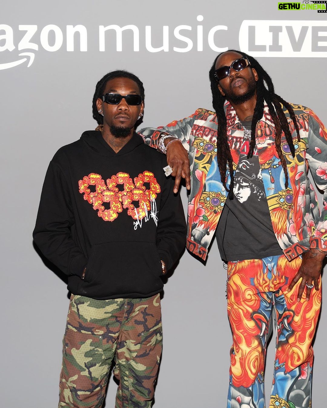 2 Chainz - 38.2K Likes - Standing on binness #welcome2collegrove