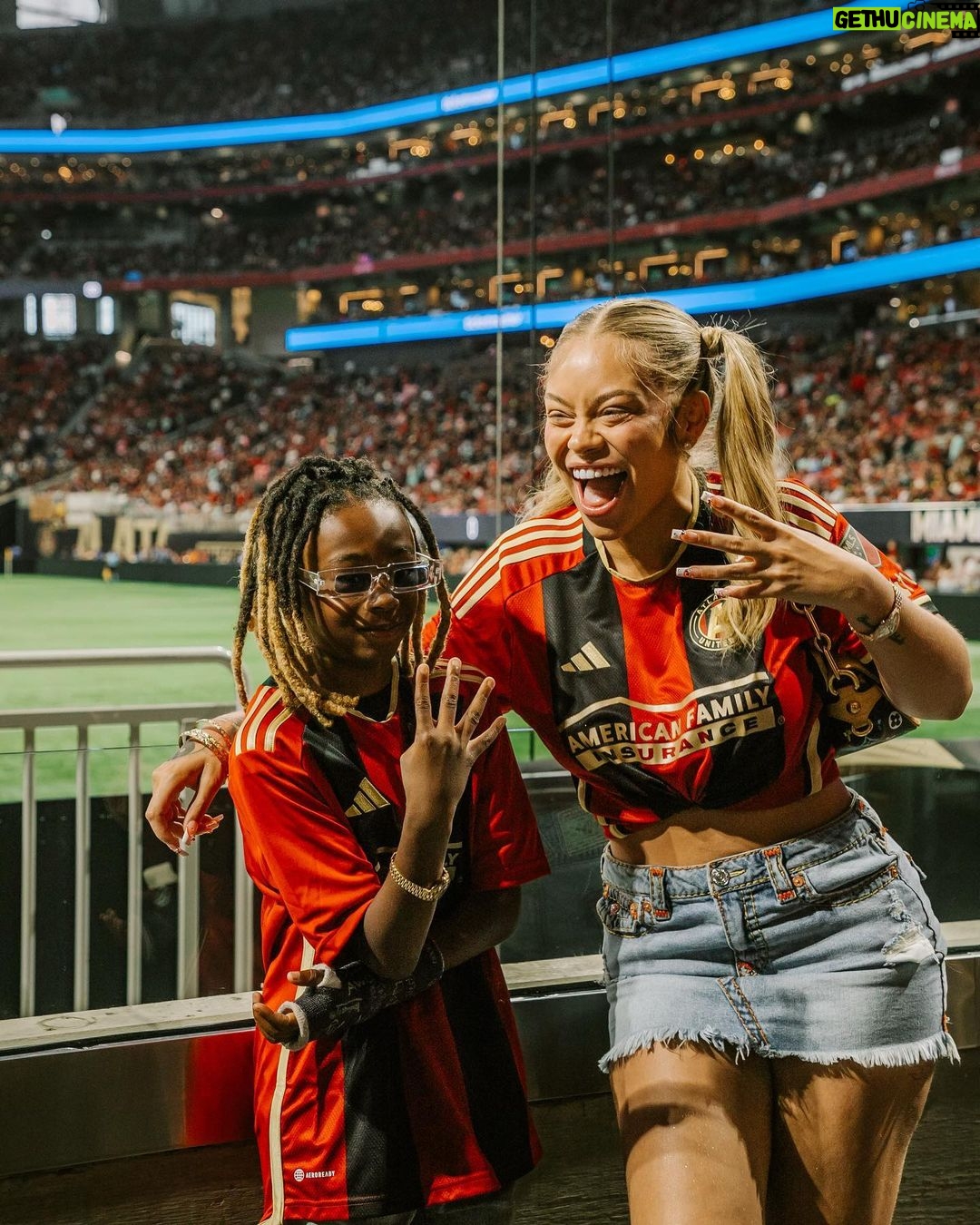 2 Chainz - 143.5K Likes - Family day at the @atlutd game