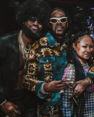 2 Chainz Instagram - Nothing but love 💪🏿💯💜💛 @kingjames