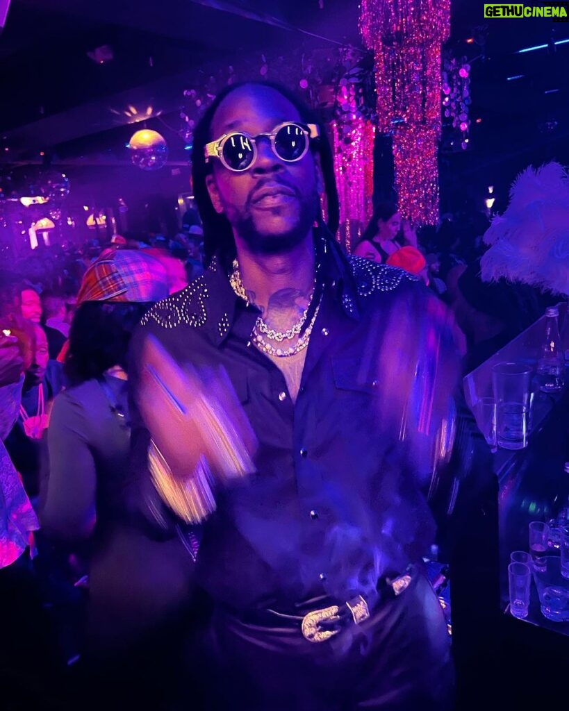 2 Chainz Instagram - Looking like my daddy brother 😎 2024