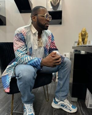 50 Cent Instagram - This is my educated brother from the bank look. LOL 😆 @bransoncognac @lecheminduroi
