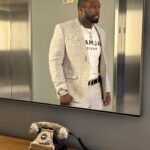 50 Cent Instagram – Man you can’t trust nobody out here, these people at @beamsuntory have cost me millions. 🤨but don’t worry they are gonna pay for it . @lecheminduroi @bransoncognac