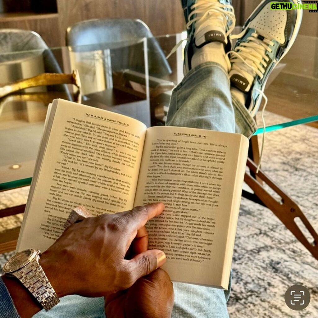 50 Cent Instagram - They say if you ever want to hide something from a 🥷🏾you should put it in a book. 🤔is that true? @bransoncognac @lecheminduroi