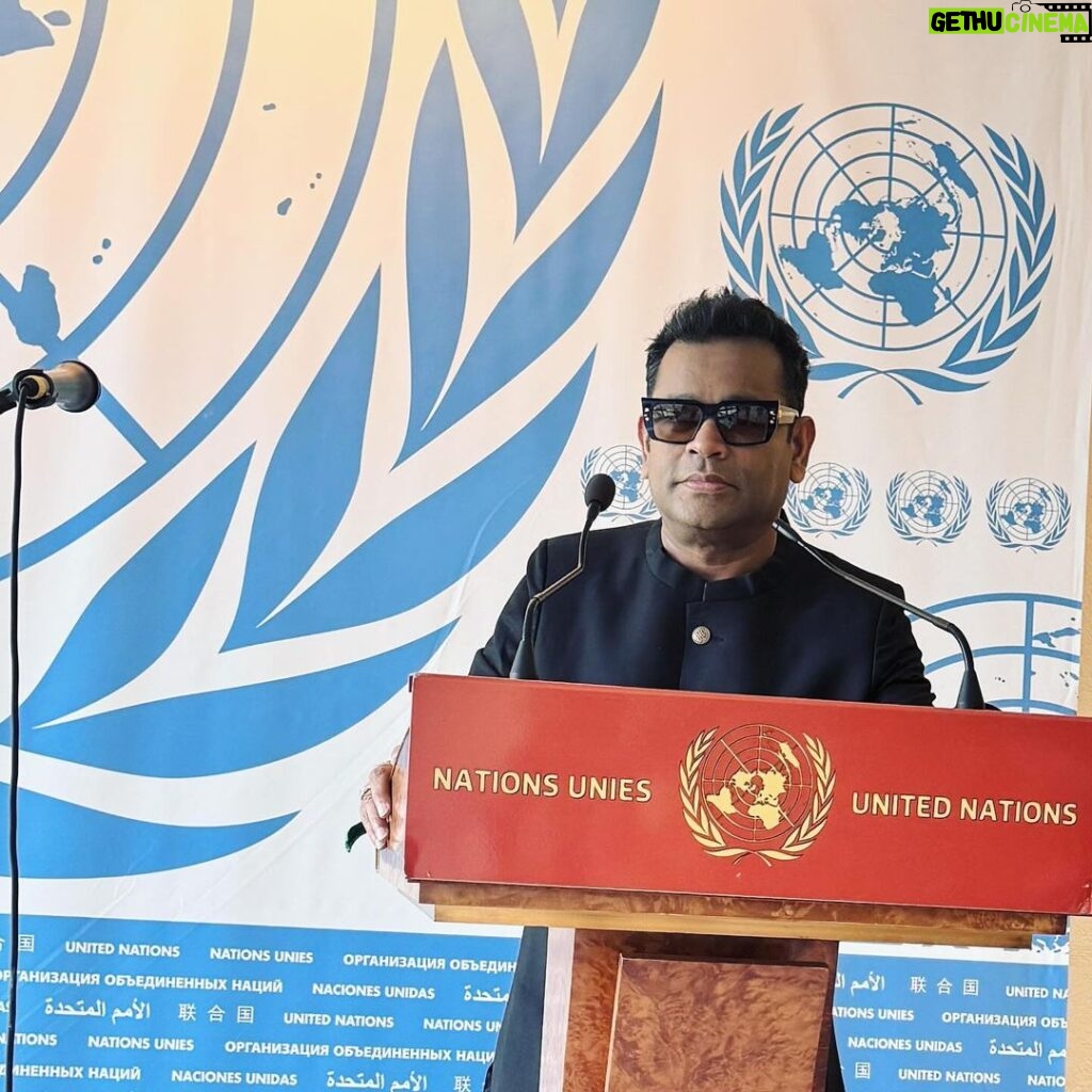 A. R. Rahman Instagram - #Throwback @u2 @khatija.rahman @raheemarahman @unitednations United Nations Headquarters, Genève, Switzerland
