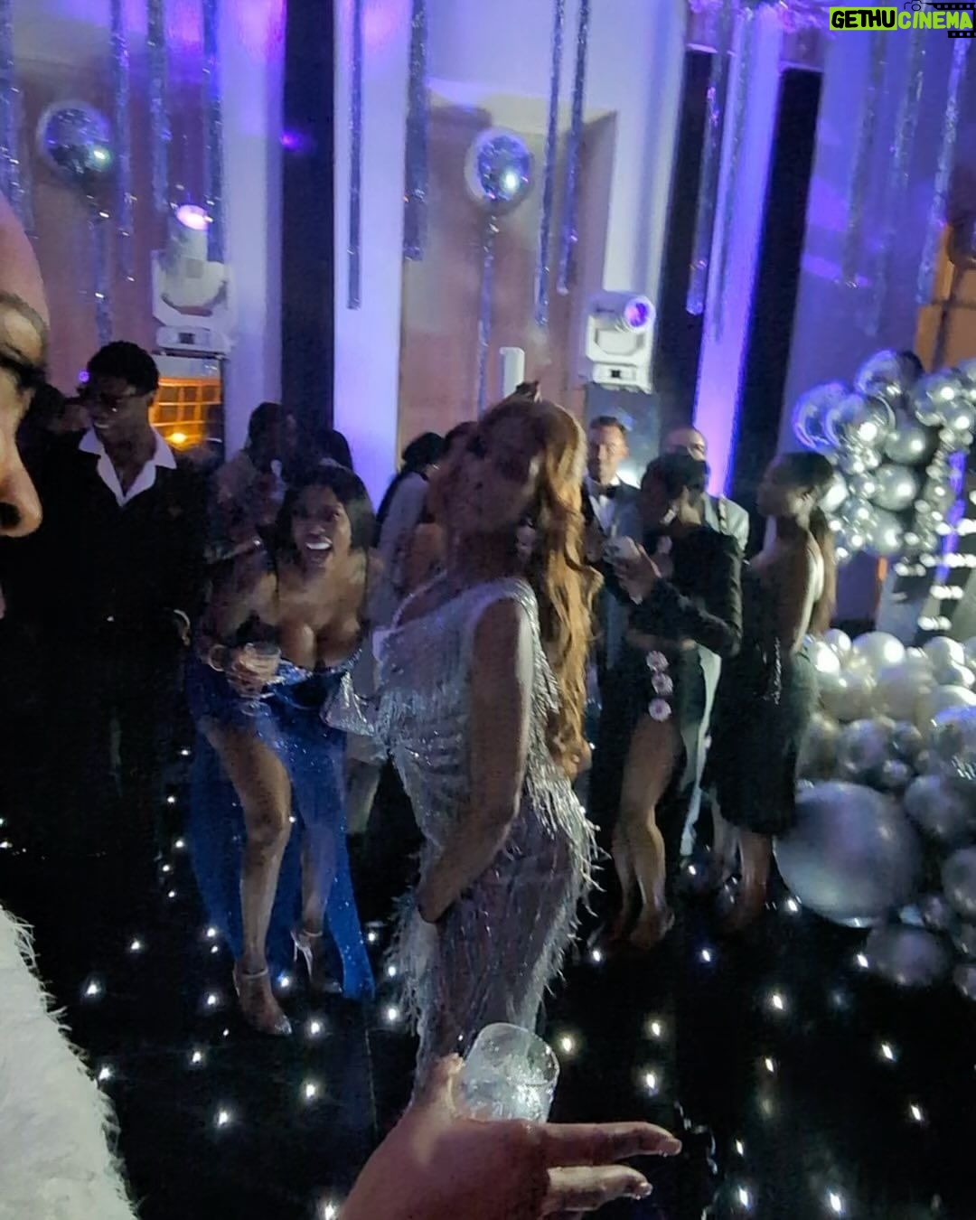 AJ Odudu Instagram - The afters is where it was at. Thank you @edward_enninful & @natasha.poonawalla 🩵✨ London, United Kingdom
