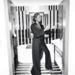 AJ Odudu Instagram - Suited up for the British Fashion Awards ✨ Wearing custom @danielwfletcher & @bulgari jewellery. . Styling @thomasgeorgewulbern Makeup @thembithems Hair @remilaide Pics @sofi.adams.photo #BFA #fashionawards Royal Albert Hall