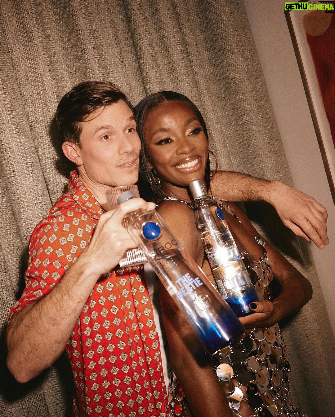 AJ Odudu Instagram - Just recovering from the best night ever with my favorite people @1warwicksoho. Brb. 😘🎉 . Shout out to @cirocvodka @josh.fletcherr & @rowelljames1 for pulling it all together. Love ya! 🥰🔥💓 1 Warwick