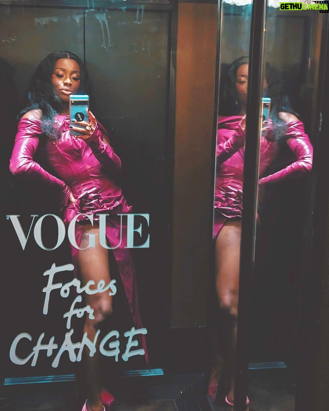 AJ Odudu Instagram - Life in plastic 💖 Last night at @rollingstoneuk Awards and @BritishVogue wearing custom @suhaines London, Unιted Kingdom