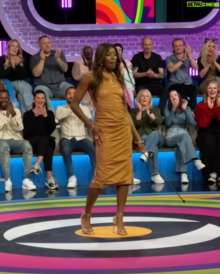 AJ Odudu Instagram - Who loved ladies night last night on @bbuk Late & Live? 👯‍♀️👯‍♀️ Thanks all for tuning in and shout out to my boss guests for bringing the girl power. 👊🏿💥 . #BBUK The Big Brother House