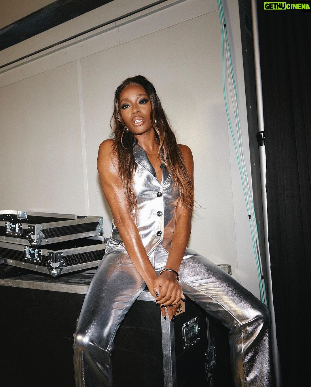 AJ Odudu Instagram - Another double eviction done! I can’t believe we only have 3 days left! 💫 who’s gonna win? @bbuk @itvxofficial The Big Brother House