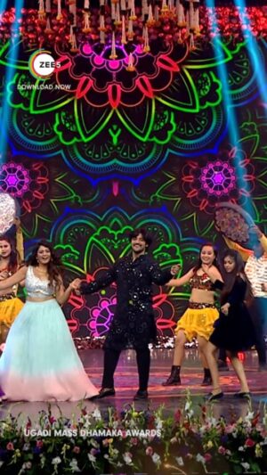 Aadi Saikumar Instagram - ఉగాది వేడుకలలో ఆది సాయికుమార్ నవ్వుల ధమాకా..! 

Miss అవ్వకుండా చూడండి #UgadiMassDhamakaAwards ను #Zee5 లో ఎప్పుడైనా, ఎక్కడైనా! 

@aadipudipeddi @sreemukhi  #Zee5Telugu #HappyUgadi #ugadi