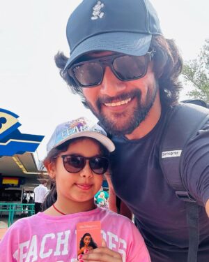 Aadi Saikumar Instagram - Happy Father’s Day @aadipudipeddi and @sobhanadri24