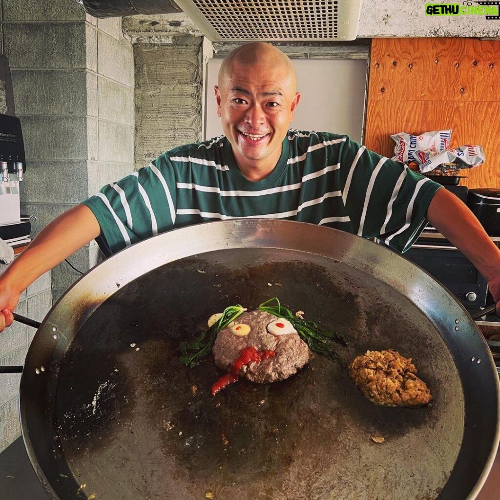 Abareru-kun Instagram - 今日はかわいいハンバーグと即席マッシュポテトにしたよ。