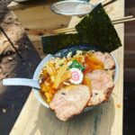 Abareru-kun Instagram - 山でラーメン。特別ゲストはトヴァ。トヴァとアヴァ。