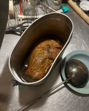 Abareru-kun Instagram - 山でラーメン。特別ゲストはトヴァ。トヴァとアヴァ。