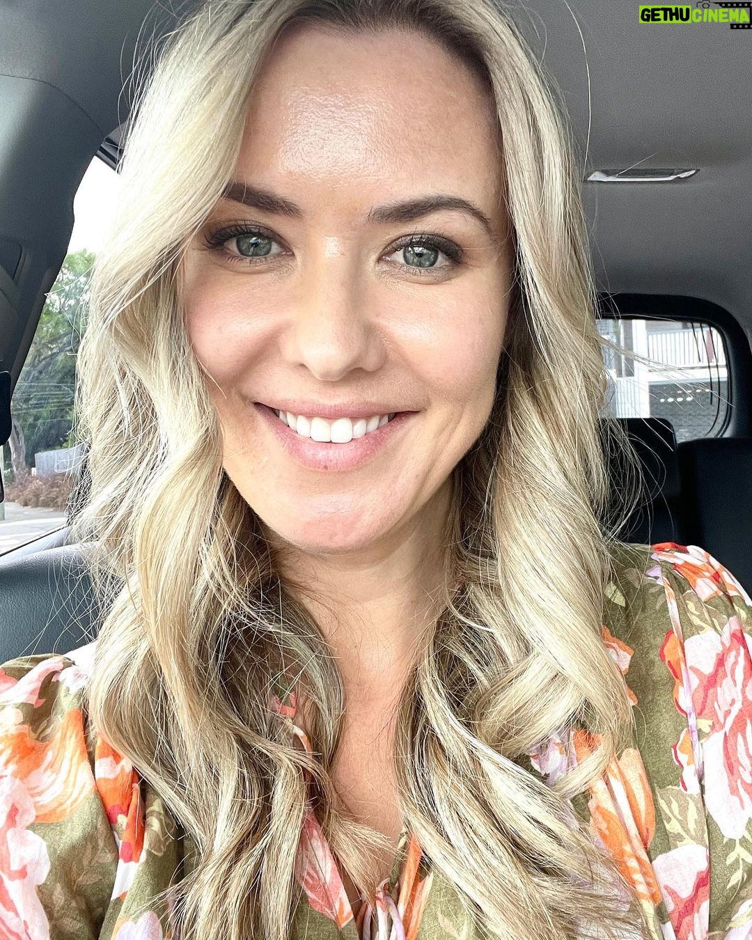 Abby Coleman - 1.4K Likes - Three and a half years after #worldsgreatestshave
Thanks for listening to my request for mermaid 🧜🏿♀️ hair @brisbanesbesthairdressers and the fact I want my hair past my boobs…. Let’s hope my hair grows faster than gravity #brisbanesbesthairdresser