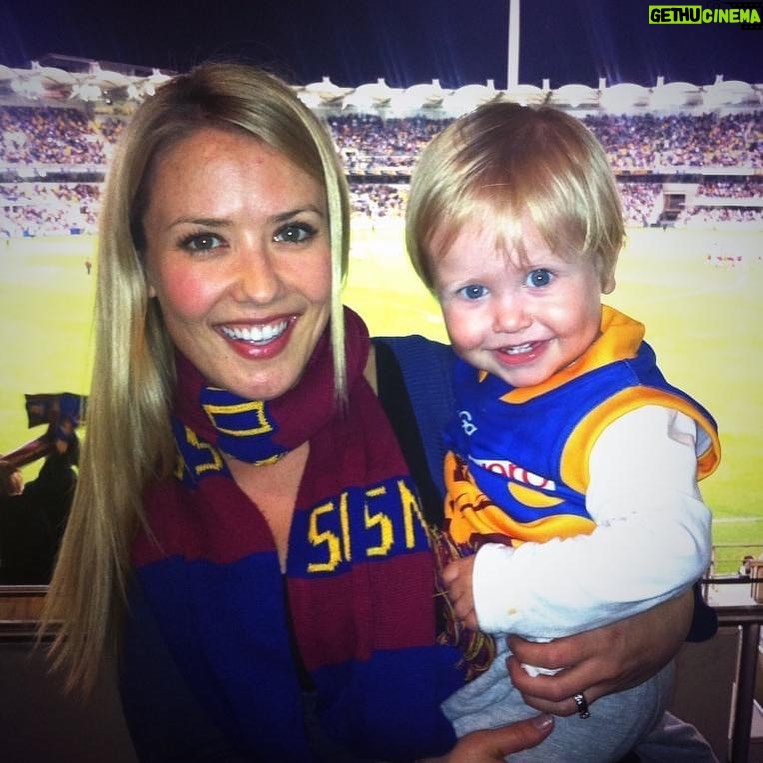 Abby Coleman - 1.4K Likes - Not the ending @brisbanelions wanted but damn it was an amazing season and we got so far 👏👏 Thanks and admiration goes to the players, coaches, staff and supporters.
📷 flashback from Finlay’s first lions game in 2013 “Miracle on the Grass”