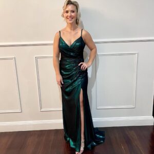 Abby Coleman Instagram - Ready for the @gambarohotel @moetchandon Ball 
@tania_olsen_designs 
@brisbanesbesthairdressers 
@hairbeautyguru 
And my favourite accessory @seedsman17 
#loveaphotowall