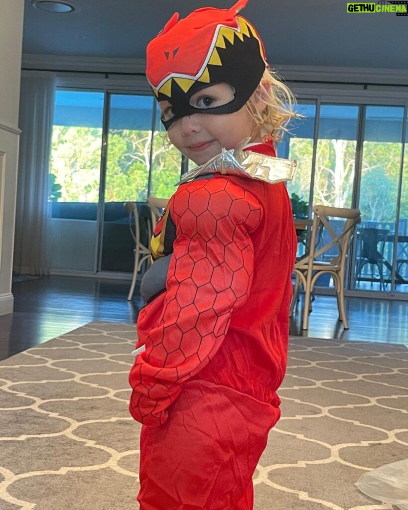 Abby Coleman Instagram - Someones excited for #heroes4heroes Day tomorrow. Dress as a superhero or a real live hero and donate a gold coin to @qldses @b105brisbane #powerrangers