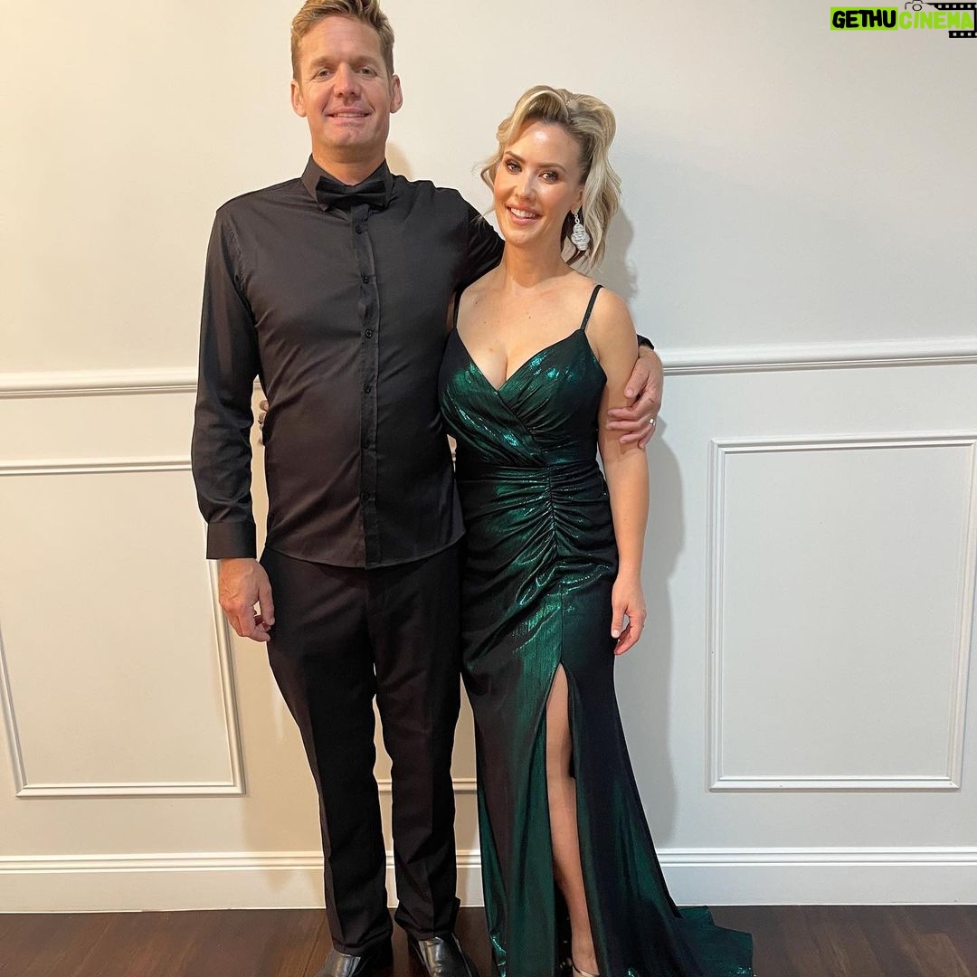 Abby Coleman - 2.8K Likes - Ready for the @gambarohotel @moetchandon Ball
@tania_olsen_designs
@brisbanesbesthairdressers
@hairbeautyguru
And my favourite accessory @seedsman17
#loveaphotowall