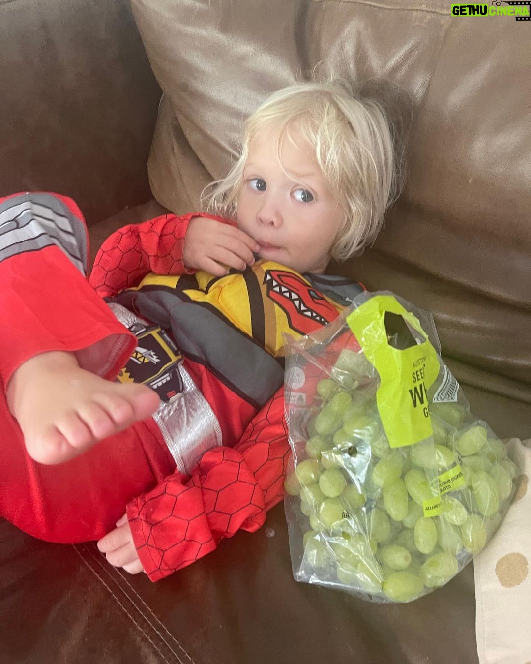 Abby Coleman Instagram - Someones excited for #heroes4heroes Day tomorrow. Dress as a superhero or a real live hero and donate a gold coin to @qldses @b105brisbane #powerrangers