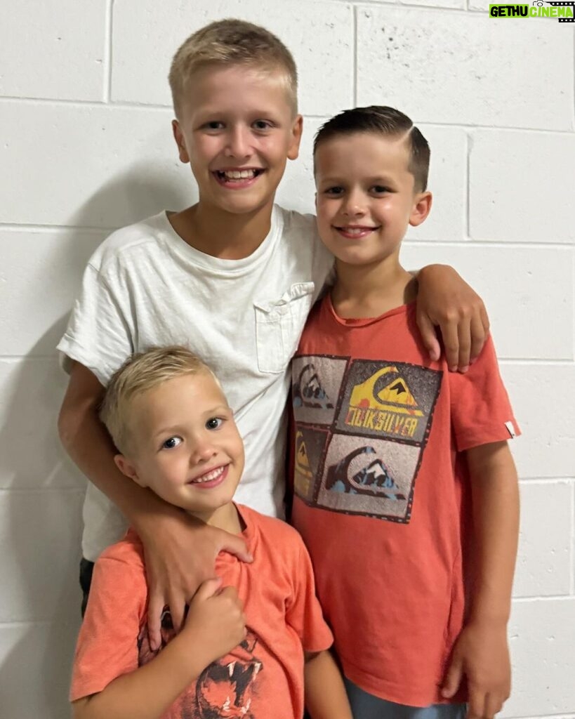 Abby Coleman Instagram - I’m a bag full of emotions with one starting school and one starting high school. The days are long and the years are quick has never felt more true. You will be pleased to know their dad is just fine because no more childcare fees.