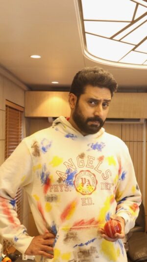Abhishek Bachchan Instagram - कल से खेल शुरू! 🏏
#GhoomerTrailer out tomorrow!

#GhoomerInCinemas on 18th August.

#RBalki @azmishabana18 @saiyami @angadbedi @rude_diaries @vishalsinhadop @itsamittrivedi @raahool19 @swanandkirkire @kausarmunir @hopeprodn @penmarudhar.official
