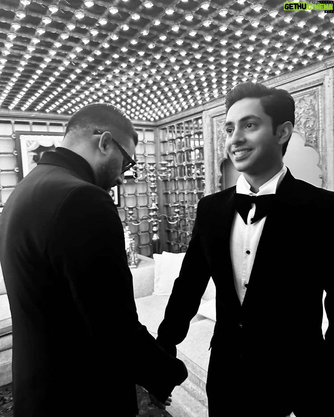 Abhishek Bachchan - 249.5K Likes - All you have to do is reach out and I'll be there to hold your hand.
Welcome to the movies my dearest Agastya!
#TheArchies #TheArchiesOnNetflix #ProudMamu