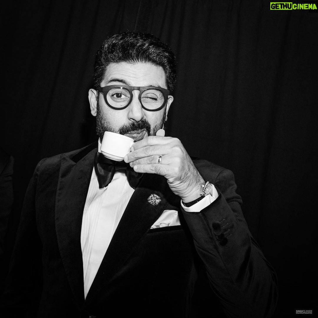 Abhishek Bachchan - 129.6K Likes - A bit of a #photodump from scenes from the backstage of the IIFA awards 2023 in Abu Dhabi. Captured beautifully by my friend @khamkhaphotoartist
Hope you enjoyed the show. Big thank you to my Wizcraft family for putting together a memorable event. A super writing squad @rumifiedritika @abbasdalal and the rest of the gang. @nikitajaisinghani for making me look the part. To the many shots of espresso for keeping me going and last but certainly not the least to my brother @vickykaushal09 for being such a cool, dignified, fun, sporting and general ace of a co-host. I’d do this dance with you anytime again, veeré!