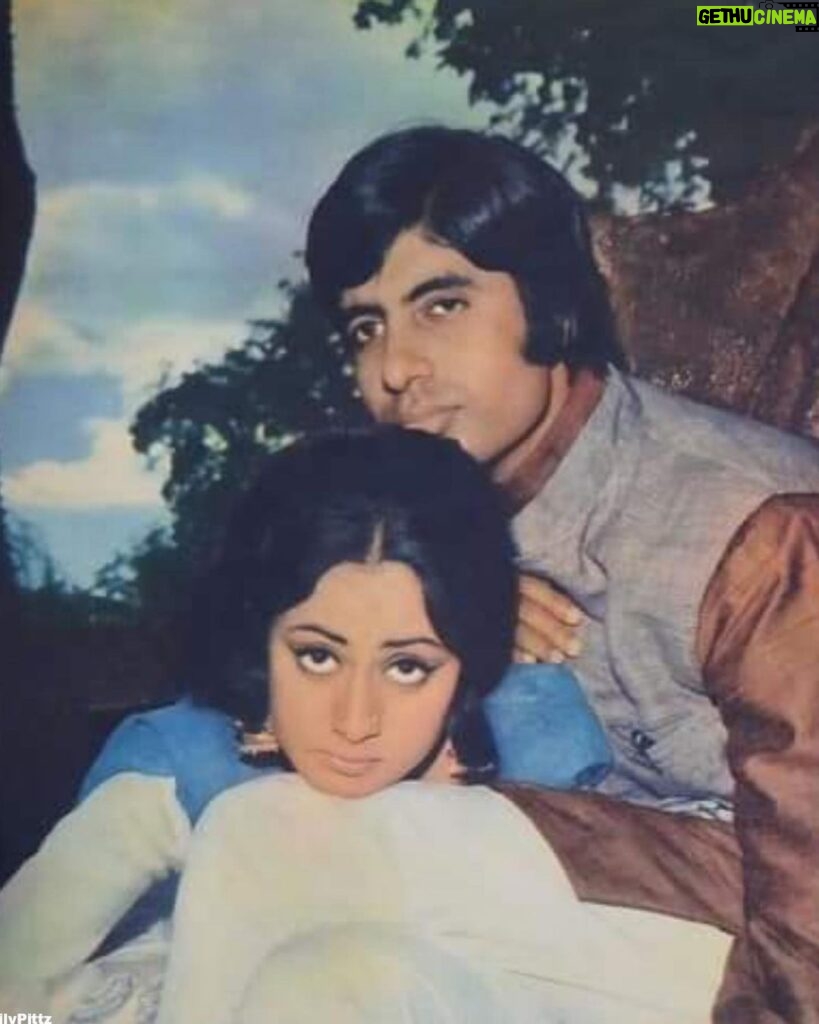Abhishek Bachchan Instagram - Adding to the list of the many Golden Jubilees to their credit…. But this, is by far the most special one. Happy 50th wedding anniversary Ma and Pa! India