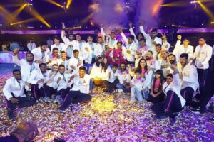 Abhishek Bachchan Instagram - So proud of this team. They’ve quietly worked towards this cup. Despite criticism they kept believing and working. Everybody wrote them off…. But they had confidence in themselves. That’s the way to do it!!! 💪🏽 it’s taken us 9 years to win this cup again. And I’m so happy with this team. Teamwork, hard work and silent determination…. The @jaipur_pinkpanthers way! 

#RoarForPanthers #TopCats #ProKabaddi #ProKabaddiLeague