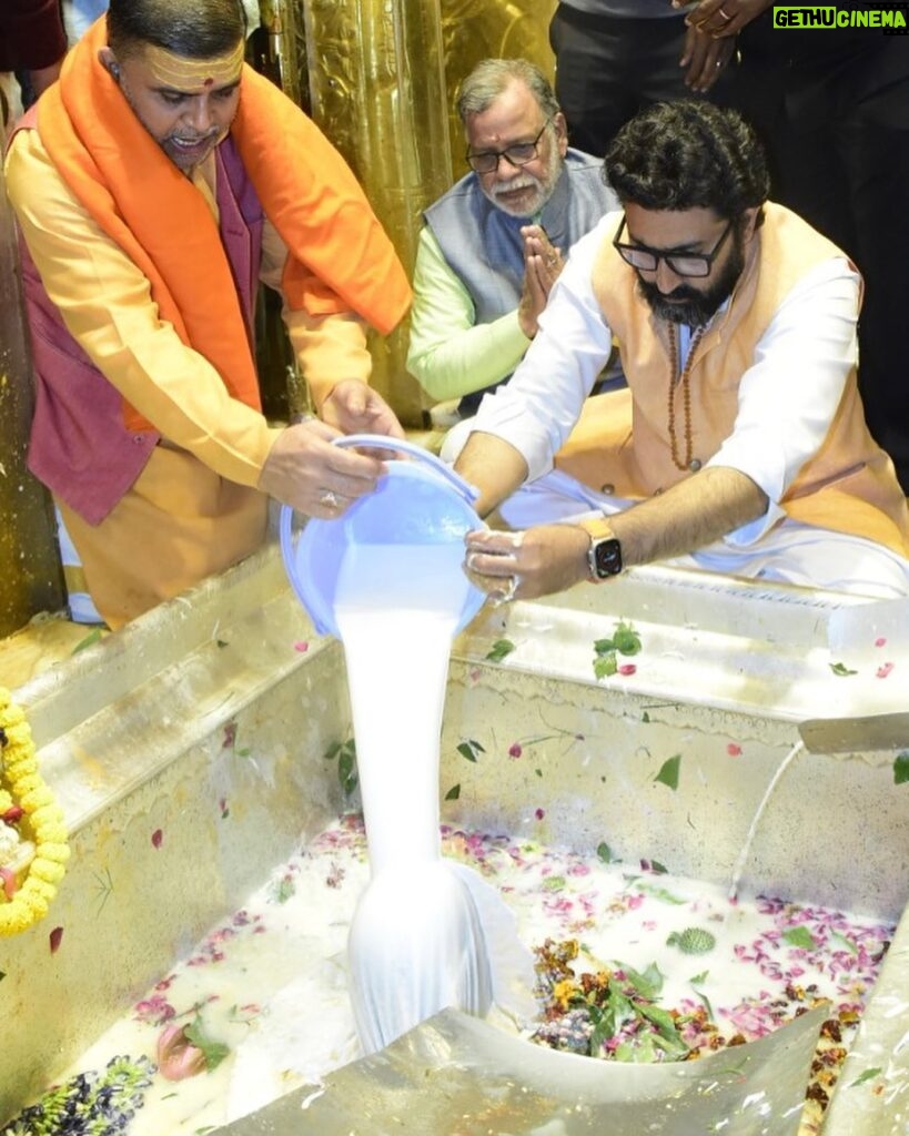 Abhishek Bachchan Instagram - हर हर महादेव। 🙏🏽 श्री काशी विश्वनाथ ज्योतिर्लिङ्ग