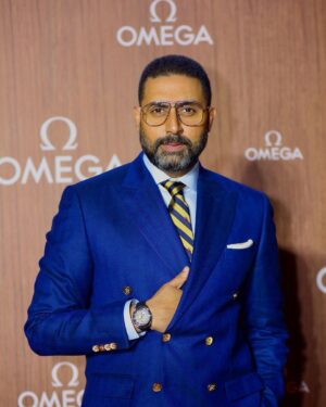 Abhishek Bachchan Instagram - It’s always a pleasure to spend time with my @omega family!
Over the weekend in Delhi for the #OmegaGolfTrophy
Loving my new Aqua Terra Master chronometer worldtimer. It’s a thing of beauty! 

Also, to my people at @herringboneandsui for, as always, making me look great ( if I may say so 😉), thank you. 

#omegawatches #natostraps #aquaterra #titanium #seamaster300 
@nikitajaisinghani 🤗