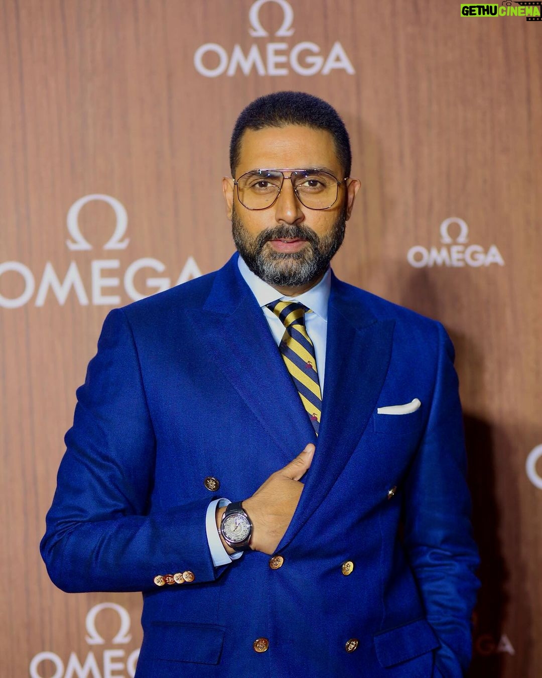 Abhishek Bachchan - 139K Likes - It’s always a pleasure to spend time with my @omega family!
Over the weekend in Delhi for the #OmegaGolfTrophy
Loving my new Aqua Terra Master chronometer worldtimer. It’s a thing of beauty!
Also, to my people at @herringboneandsui for, as always, making me look great ( if I may say so 😉), thank you.
#omegawatches #natostraps #aquaterra #titanium #seamaster300
@nikitajaisinghani 🤗